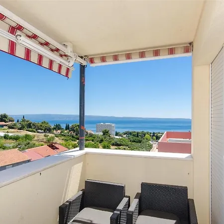 Modern With Sea View And Secure Garage Apartment