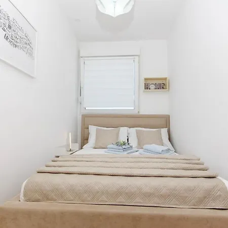 Three Bedroom Apartment With Sea View And Secure Private Garage Split