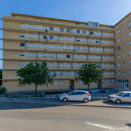 Three Bedroom With Sea View And Secure Private Garage شقة سبليت